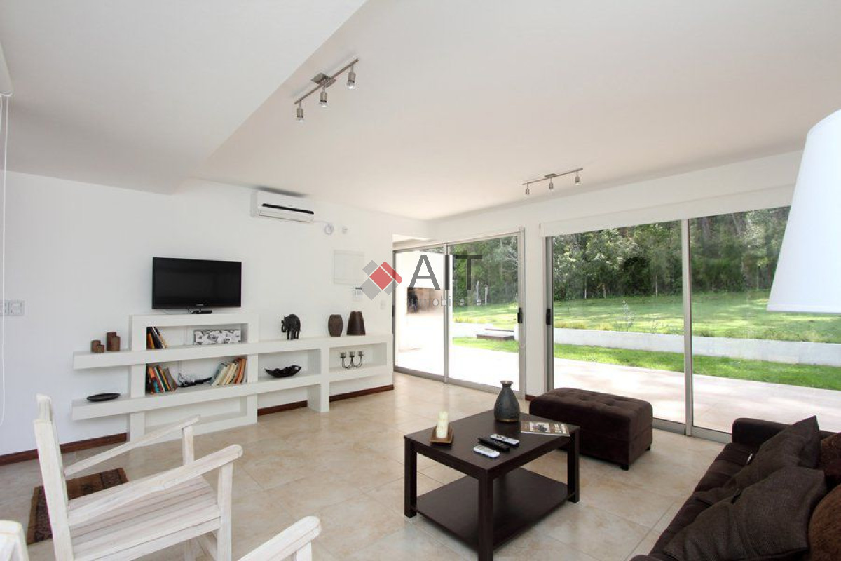 Casa ID.17049 - Casa linda y moderna 2 dormitorios y 3 baños en Rincon del Indio