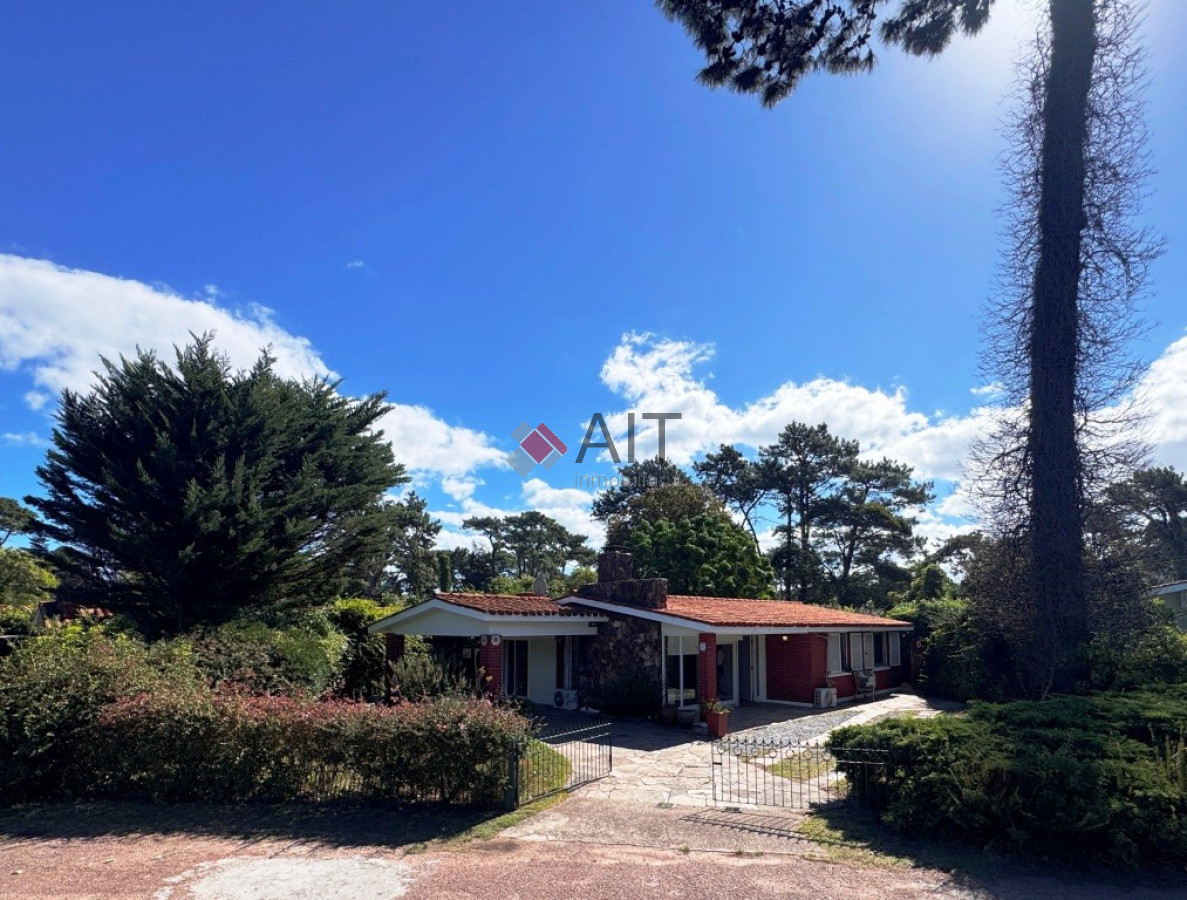 Casa ID.6307 - Casa 3 dormitorios - Chalet Litman en inmejorable ubicación 