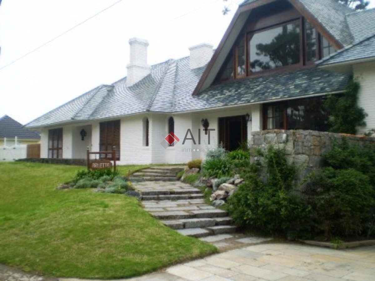 Casa ID.15442 - Hermosa Casa en paradas de la mansa !!