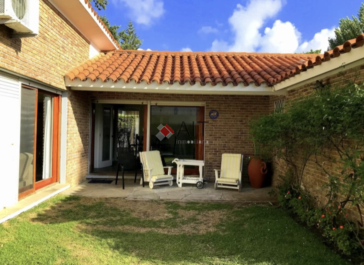 Casa ID.4251 - PLAYA MANSA A PASOS DEL MAR!!