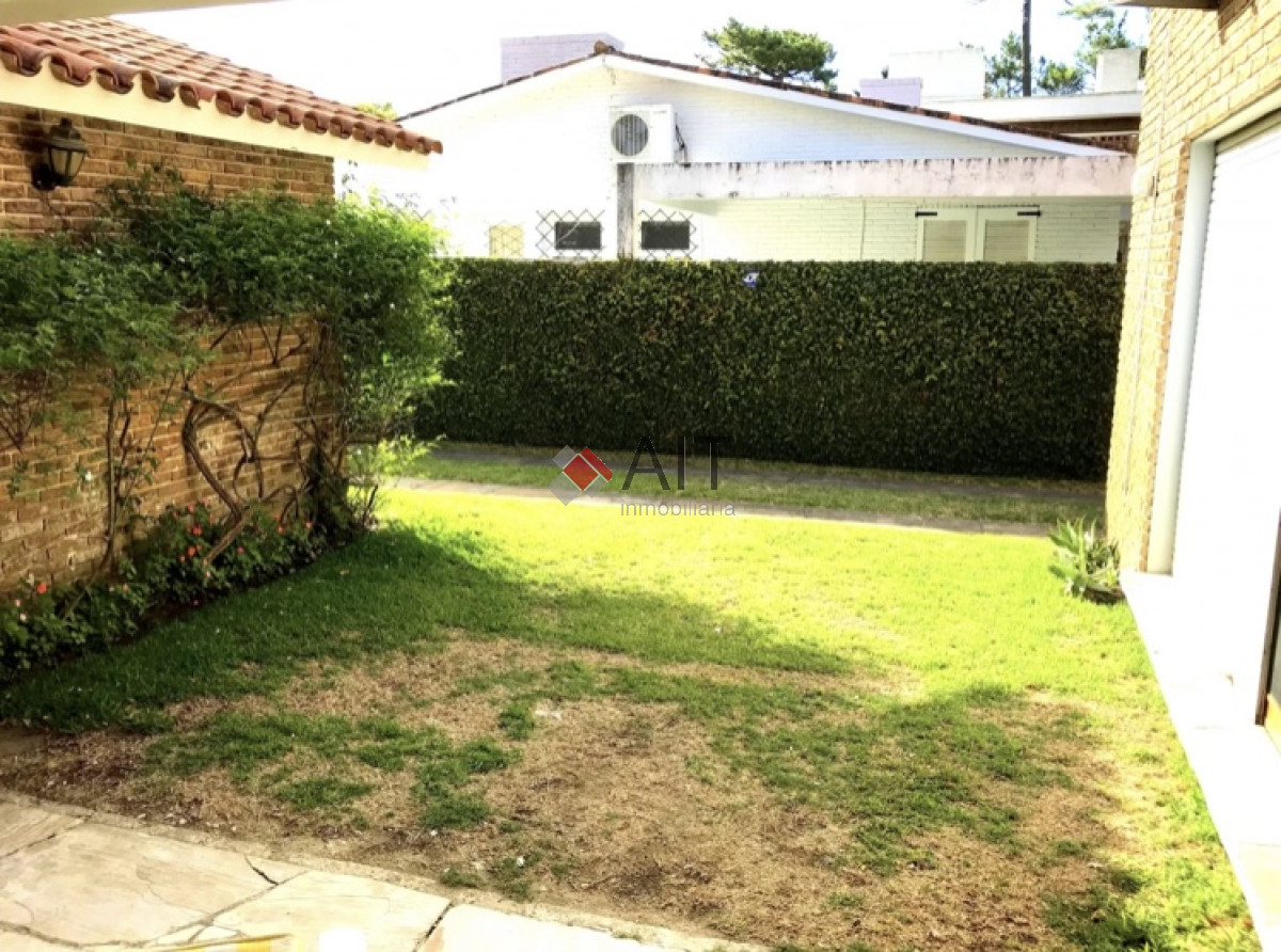 Casa ID.4251 - PLAYA MANSA A PASOS DEL MAR!!