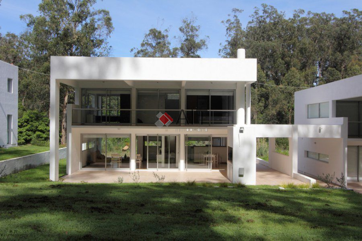 Casa ID.17049 - Casa linda y moderna 2 dormitorios y 3 baños en Rincon del Indio