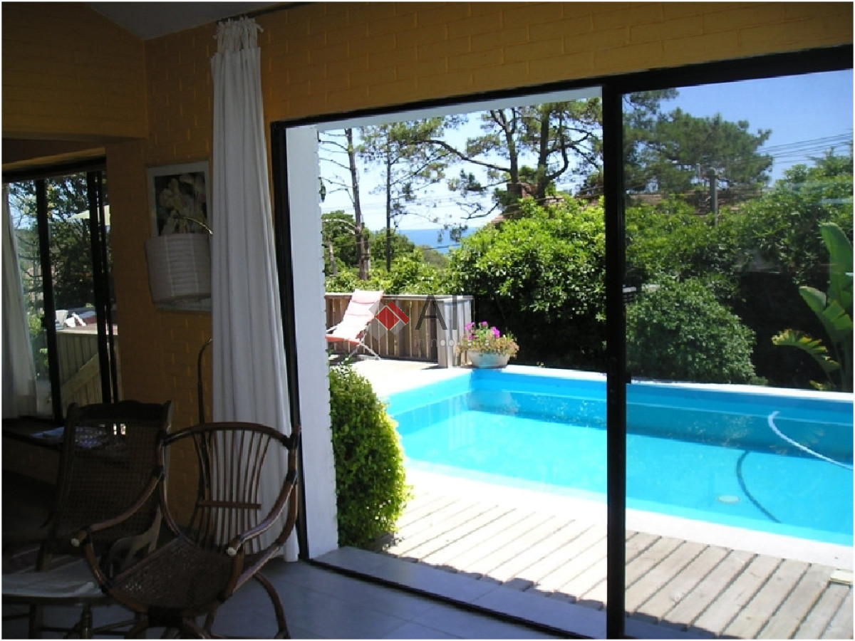 Casa ID.4813 - PUNTA BALLENA MUY PROXIMA A LA PLAYA!!