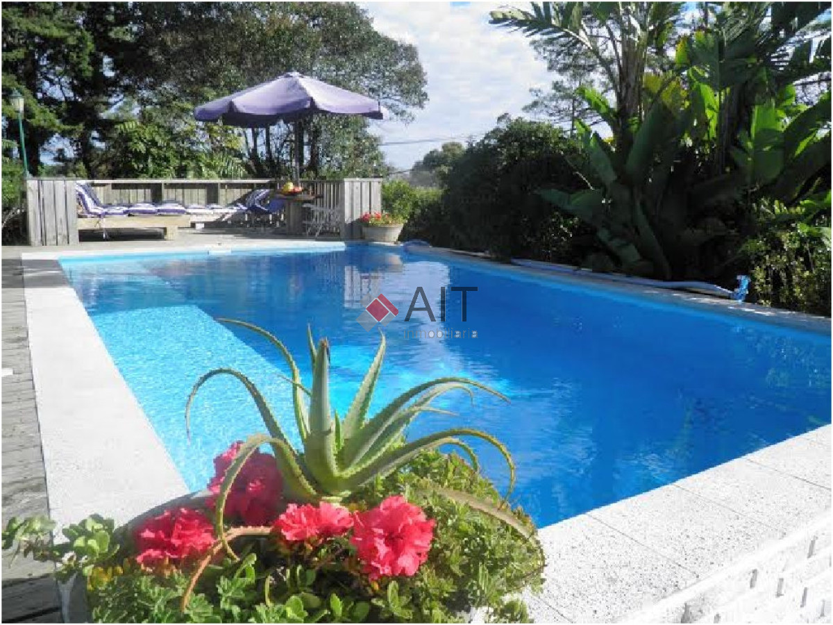 Casa ID.4813 - PUNTA BALLENA MUY PROXIMA A LA PLAYA!!