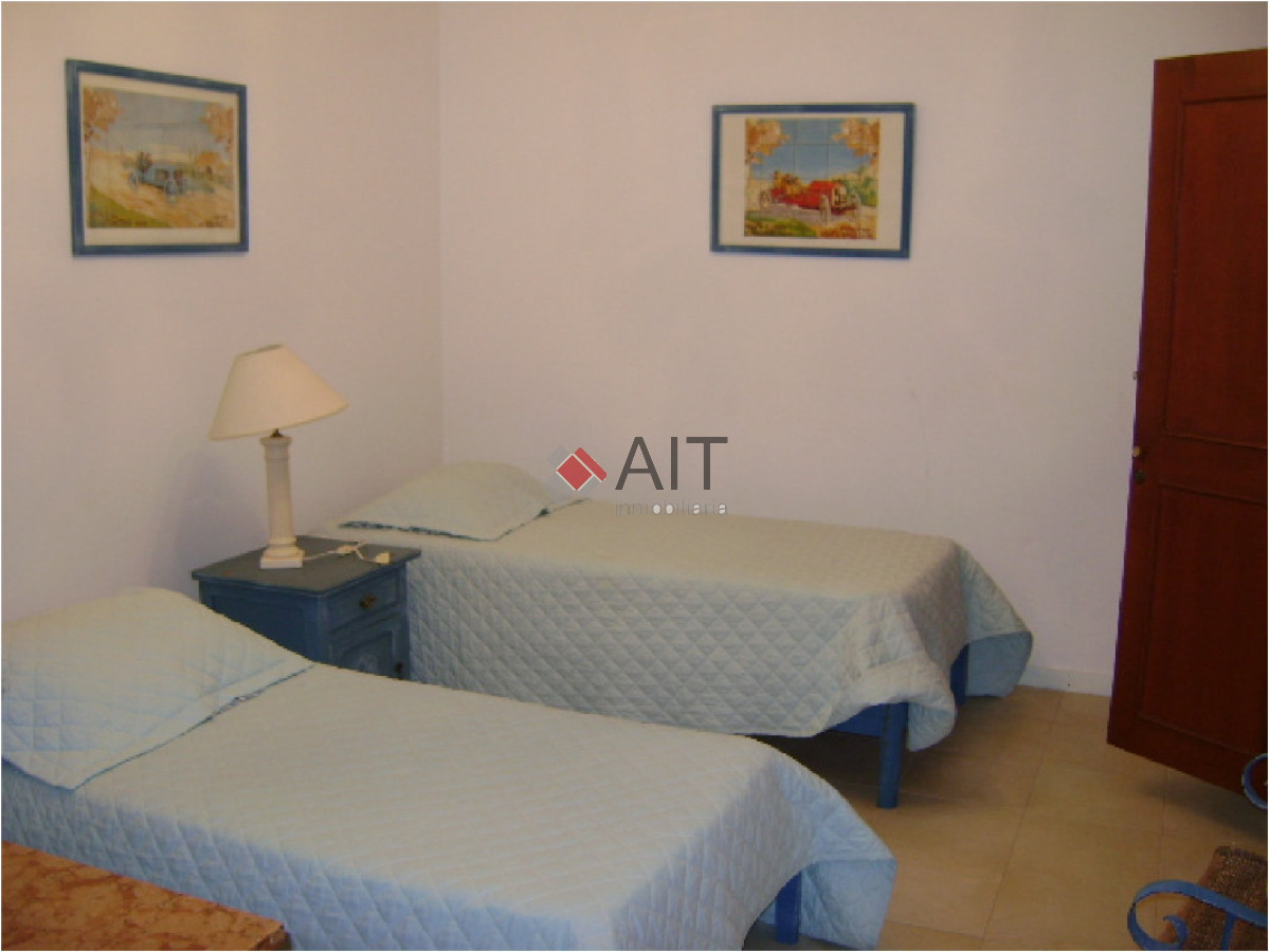 Casa ID.5123 - Gran residencia 6 dormitorios frente al mar en playa Mansa. Consulte!
