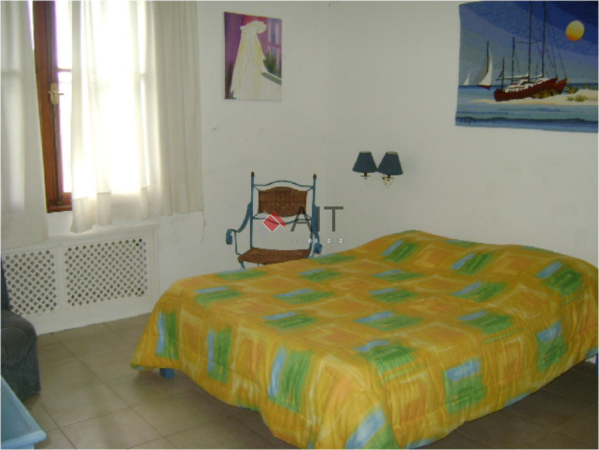 Casa ID.5123 - Gran residencia 6 dormitorios frente al mar en playa Mansa. Consulte!