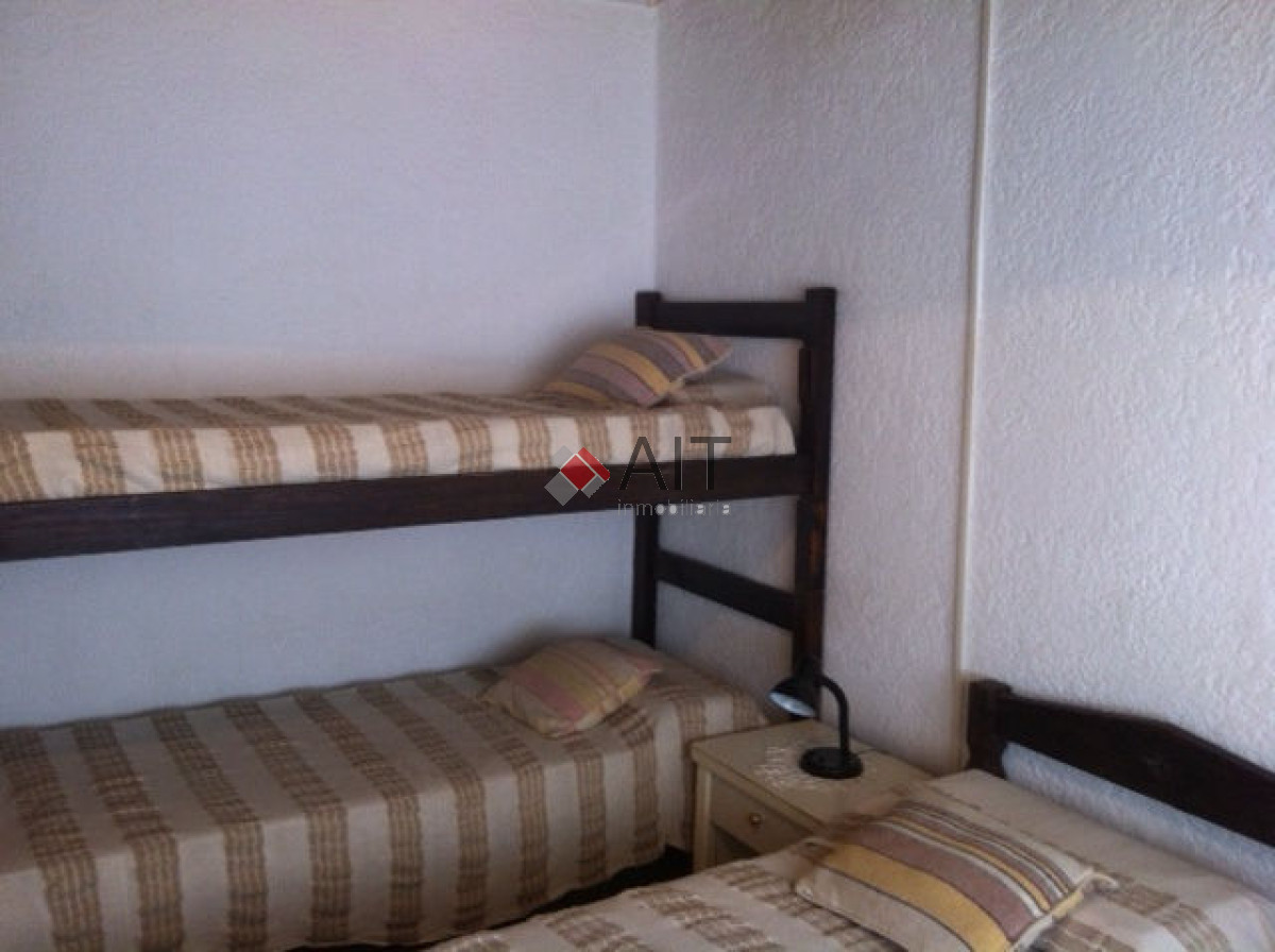 Casa ID.6038 - Muy funcional  y prÃ¡ctica a solo media cuadra de la ruta 10!!