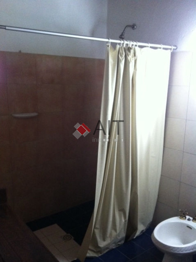 Casa ID.6038 - Muy funcional  y prÃ¡ctica a solo media cuadra de la ruta 10!!