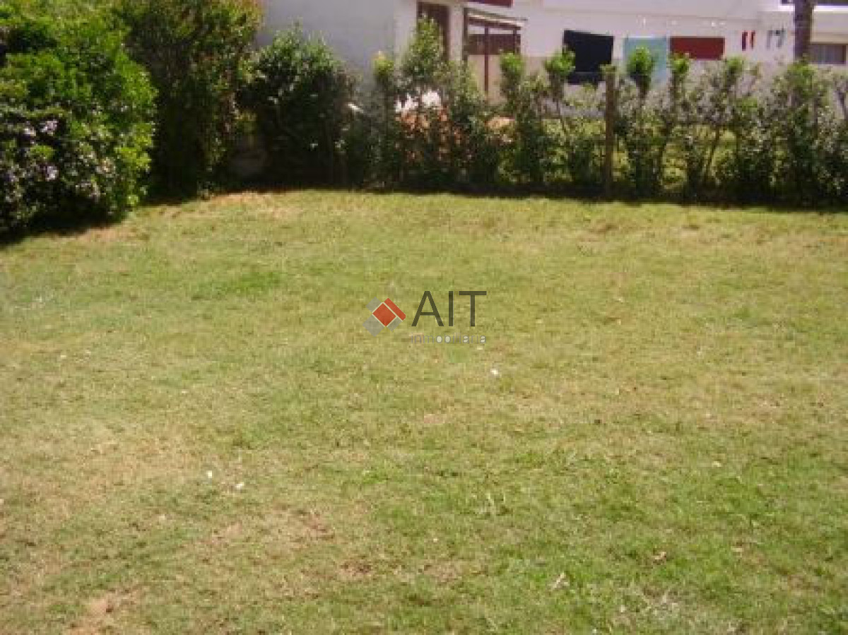 Casa ID.6112 - Divina casa con amplia barbacoa y terreno cercado a pasos de todo!! 