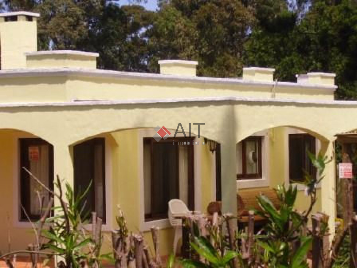 Casa ID.6112 - Divina casa con amplia barbacoa y terreno cercado a pasos de todo!! 