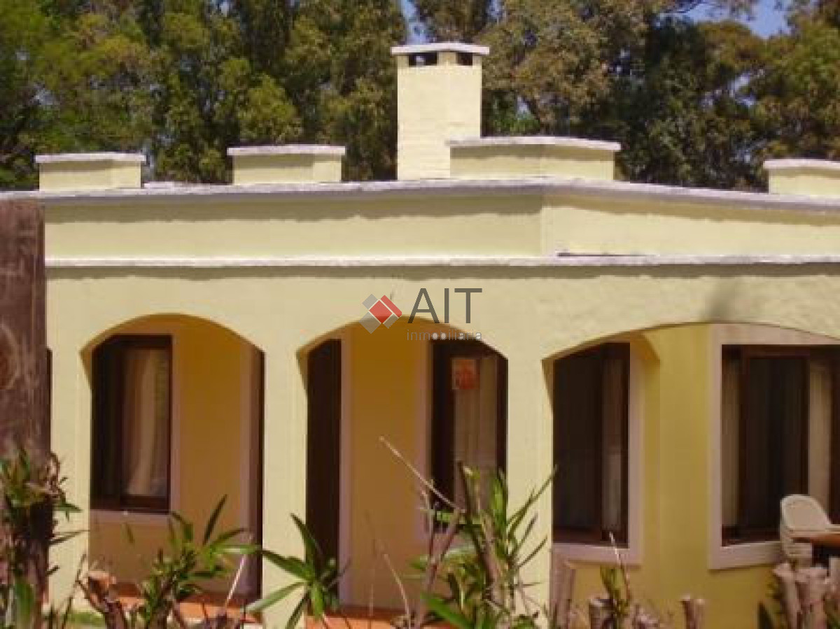 Casa ID.6112 - Divina casa con amplia barbacoa y terreno cercado a pasos de todo!! 