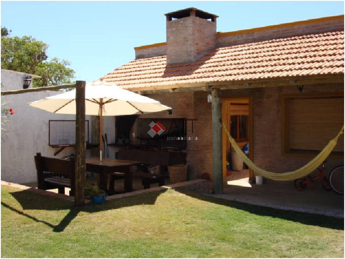 Casa ID.6173 - Manantiales a pasos de la playa!!