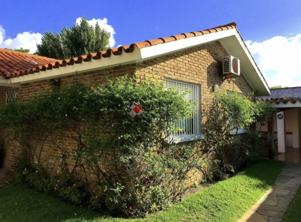 Casa ID.4251 - PLAYA MANSA A PASOS DEL MAR!!