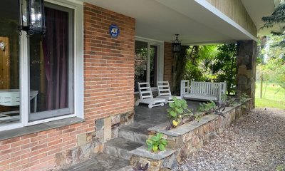 EXCELENTE CHALET EN PARADAS DE LA MANSA