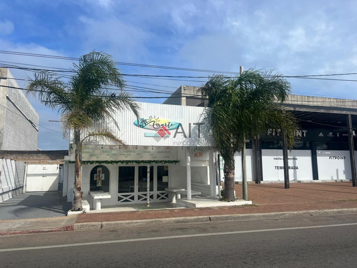 Local Comercial ID.6341 - Local pronto para entrar sobre ruta 10 en pleno centro La Barra.