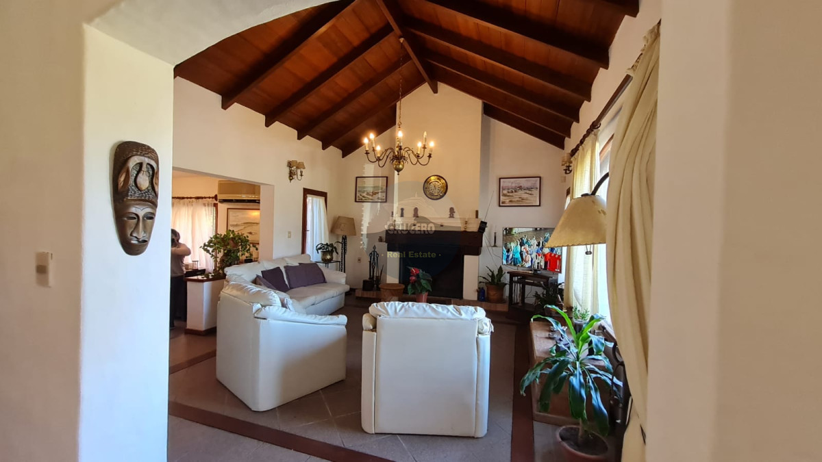 Casa ID.6217 - CASA EN VENTA EN 3 DORMITORIOS PINARES 