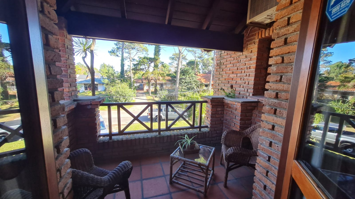 Casa ID.6217 - CASA EN VENTA EN 3 DORMITORIOS PINARES 
