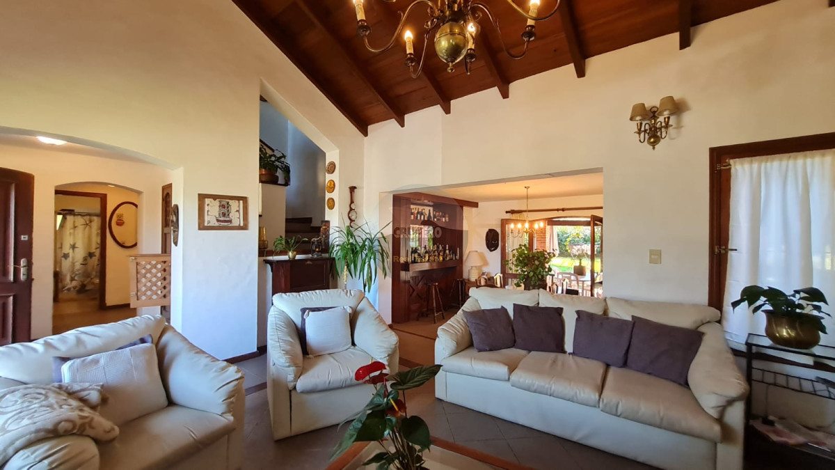 Casa ID.6217 - CASA EN VENTA EN 3 DORMITORIOS PINARES 