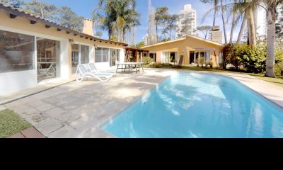 Impecable y Espectacular Casa en Zona Lugano cerca del Shopping