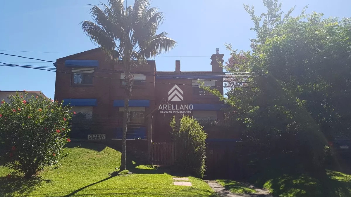 Casa ID.1862 - Casa en venta 5 DORMITORIOS cerca de playa mansa 