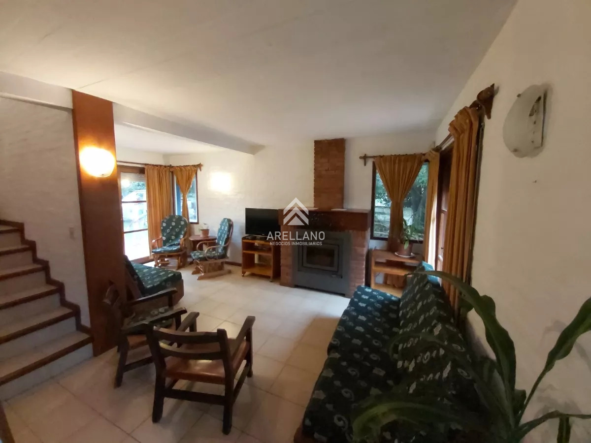 Casa ID.1862 - Casa en venta 5 DORMITORIOS cerca de playa mansa 