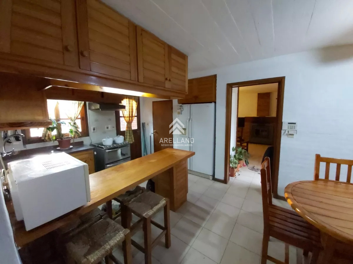 Casa ID.1862 - Casa en venta 5 DORMITORIOS cerca de playa mansa 