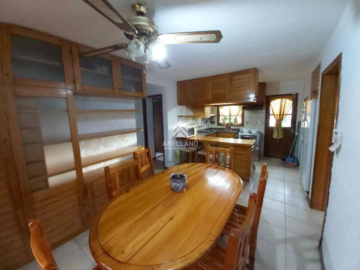 Casa ID.1862 - Casa en venta 5 DORMITORIOS cerca de playa mansa 