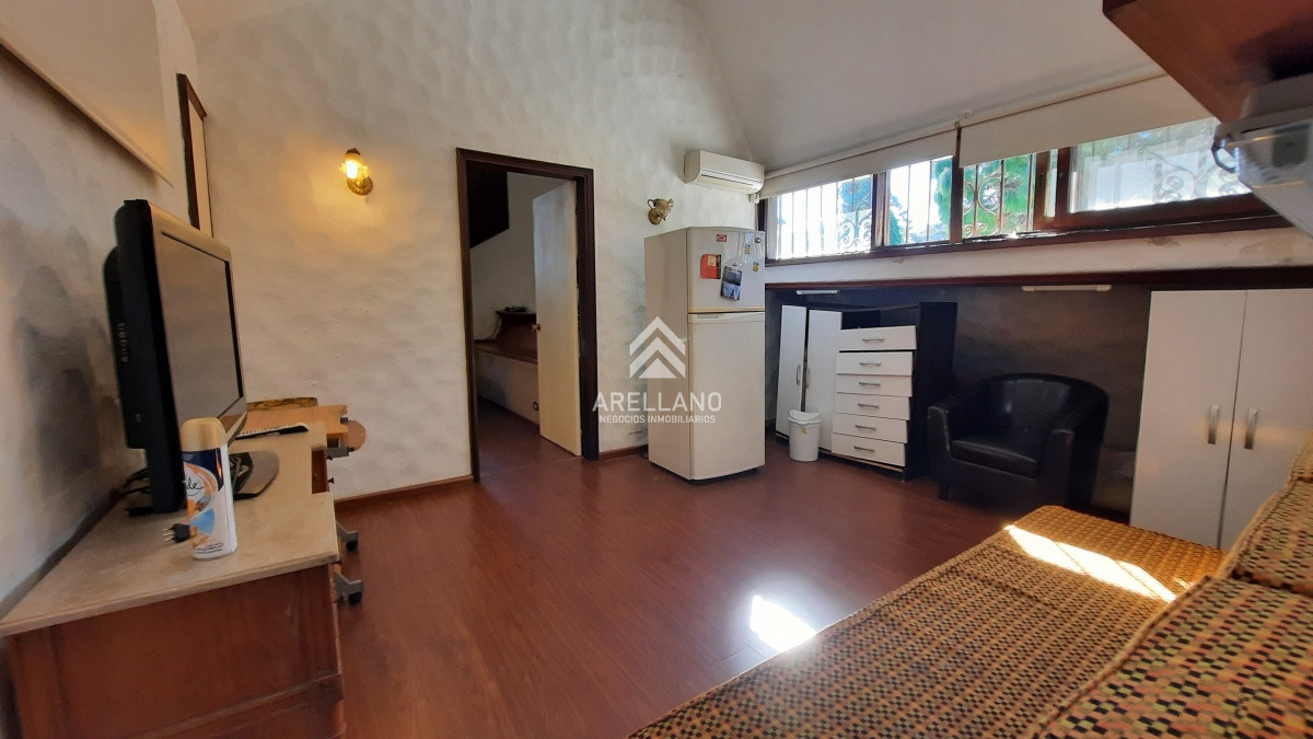 Casa ID.381 - VENTA CASA 5 DORMITORIOS en Playa Mansa