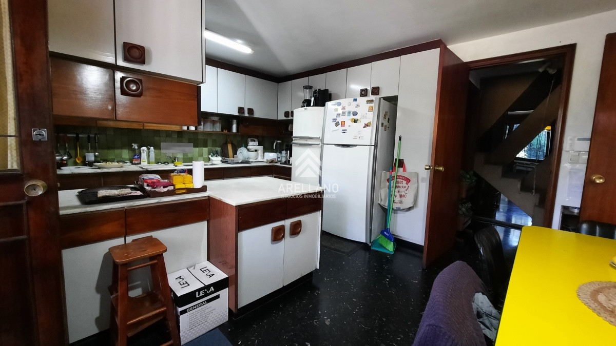 Casa ID.381 - VENTA CASA 5 DORMITORIOS en Playa Mansa