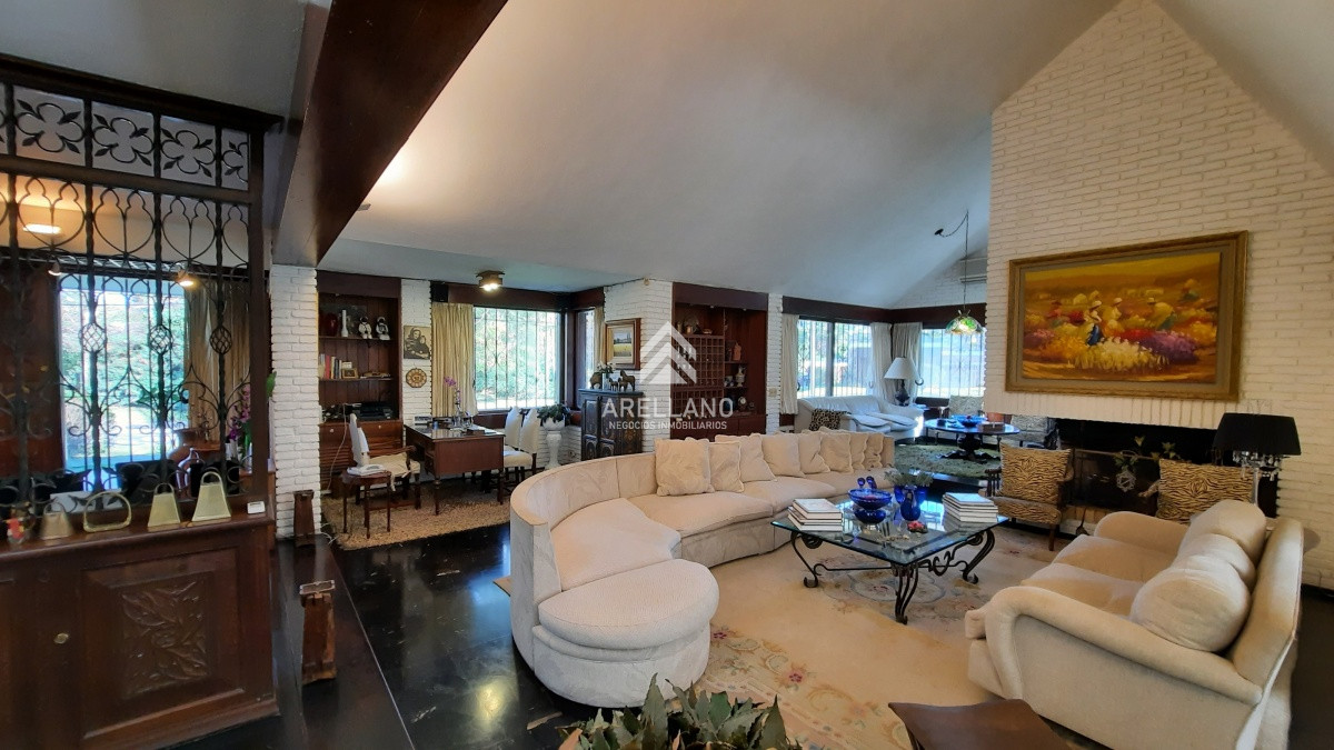 Casa ID.381 - VENTA CASA 5 DORMITORIOS en Playa Mansa