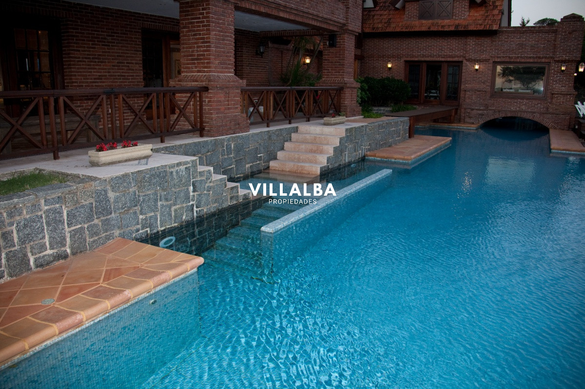Apartamento ID.939 - Exclusiva Mansión frente al Mar en Punta del Este