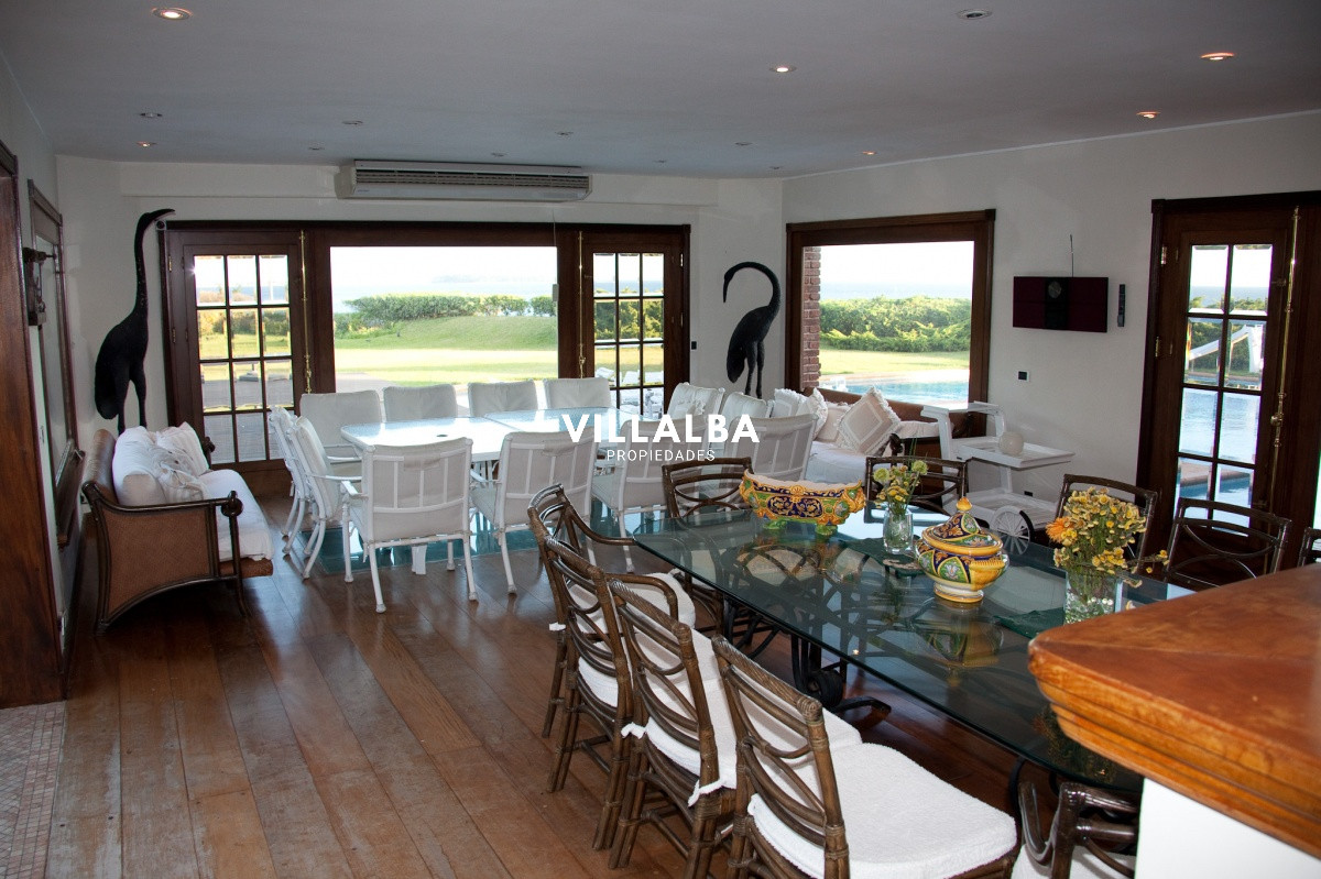 Apartamento ID.939 - Exclusiva Mansión frente al Mar en Punta del Este
