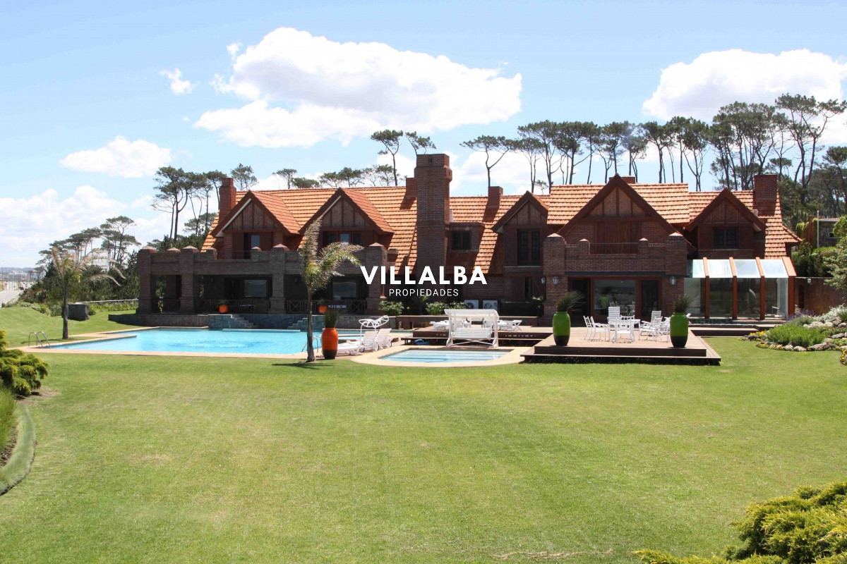Apartamento ID.939 - Exclusiva Mansión frente al Mar en Punta del Este