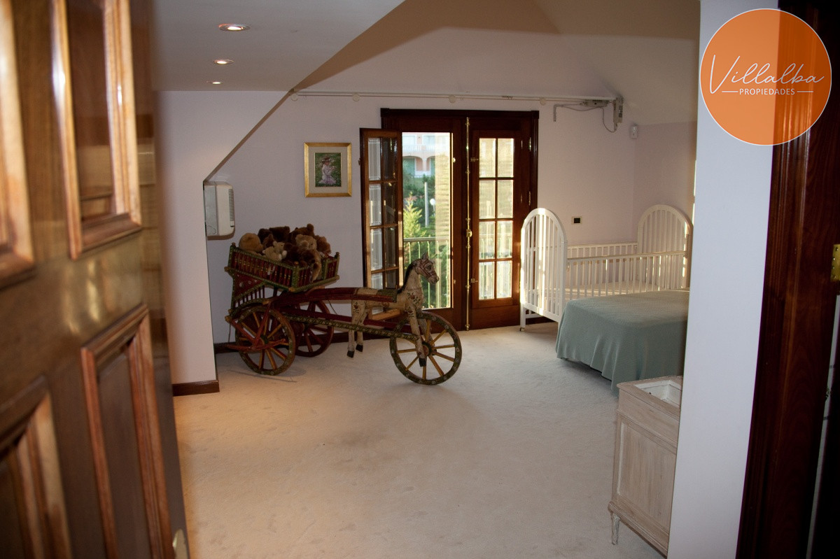 Casa ID.939 - Exclusiva Mansión frente al Mar en Punta del Este