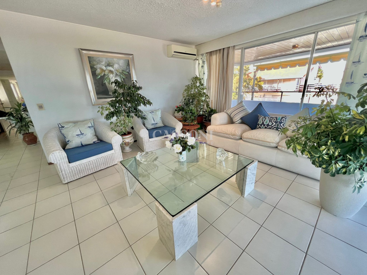 Apartamento ID.1080 - Hermoso Apartamento en venta hermosa vista al puerto 