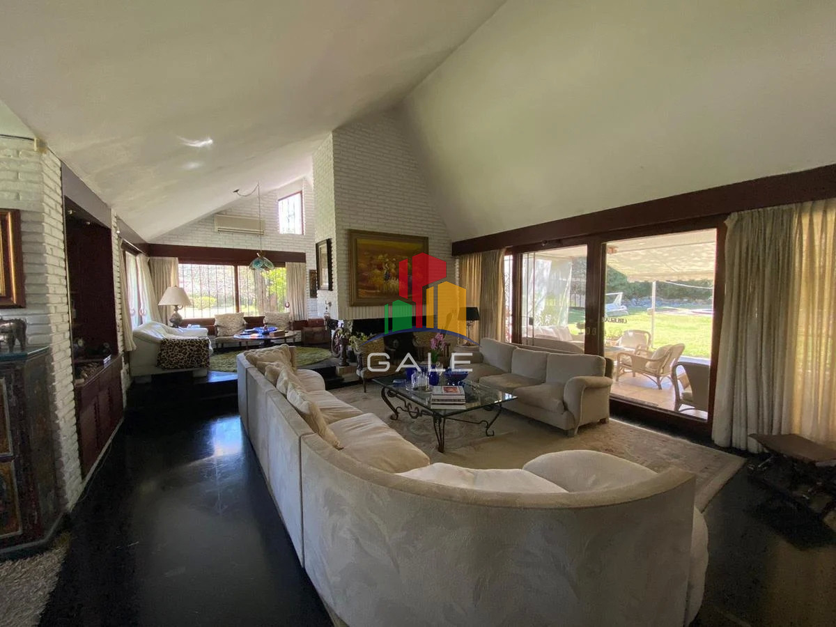 Casa ID.440 - Importante Residencia en la Playa Mansa