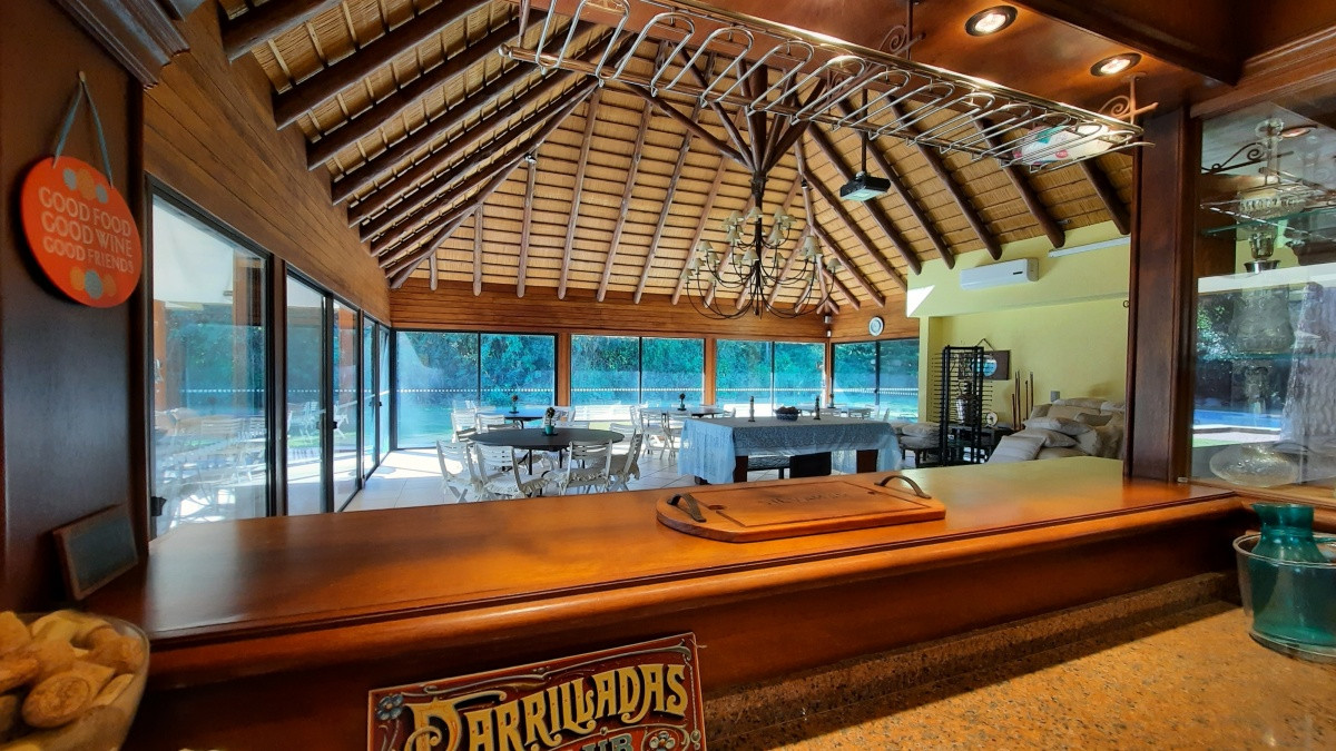 Casa ID.461 - Importante Residencia en la Playa Mansa