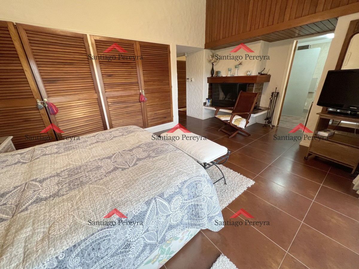 Casa ID.14025 - Espléndida residencia de estilo mediterraneo sobre importante Avenida