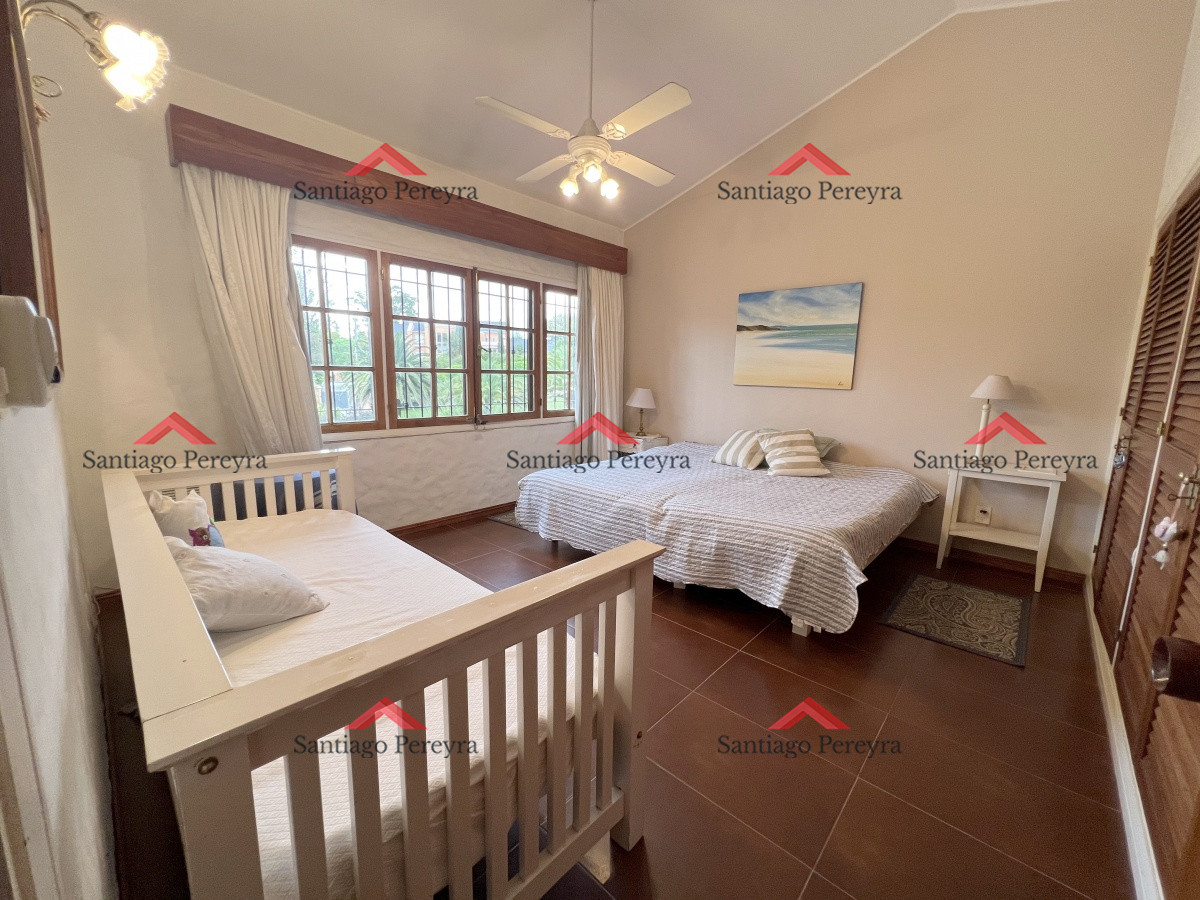 Casa ID.14025 - Espléndida residencia de estilo mediterraneo sobre importante Avenida