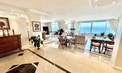 Apartamento en venta espectacular planta en Edificio  Golden Gate