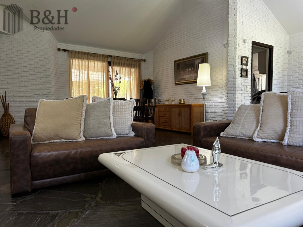Casa ID.6271 - Casa en alquiler Enero Barrio Lugano Arbolada 
