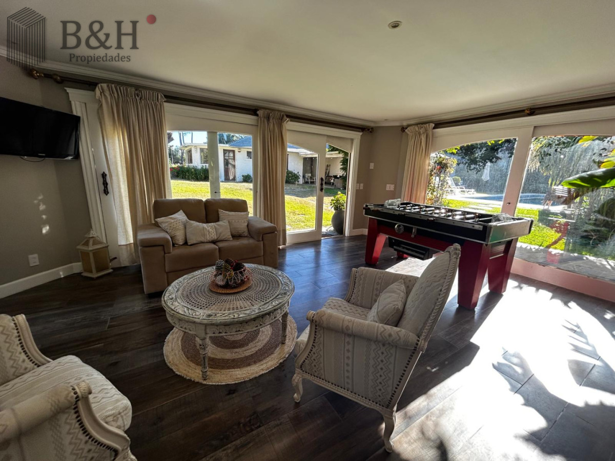 Casa ID.6271 - Casa en alquiler Enero Barrio Lugano Arbolada 