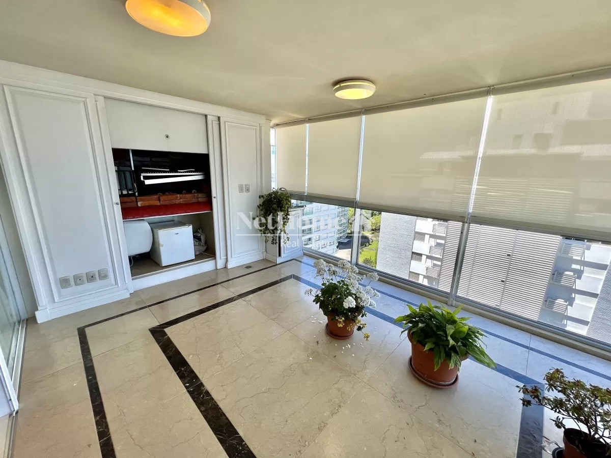 Apartamento ID.147 - Playa Mansa Amplio Apartamento 3 Dormitorios Todos los Amenities