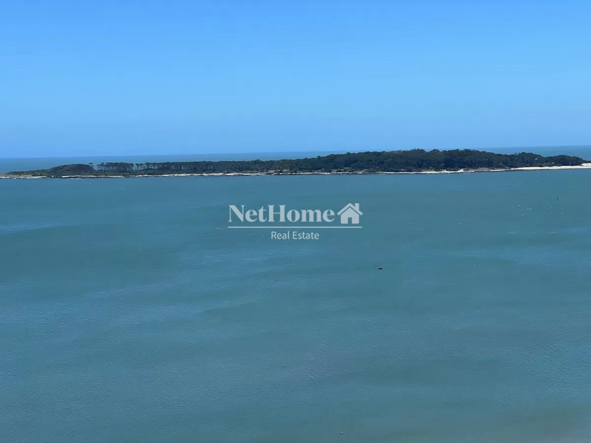 Apartamento ID.147 - Playa Mansa Amplio Apartamento 3 Dormitorios Todos los Amenities