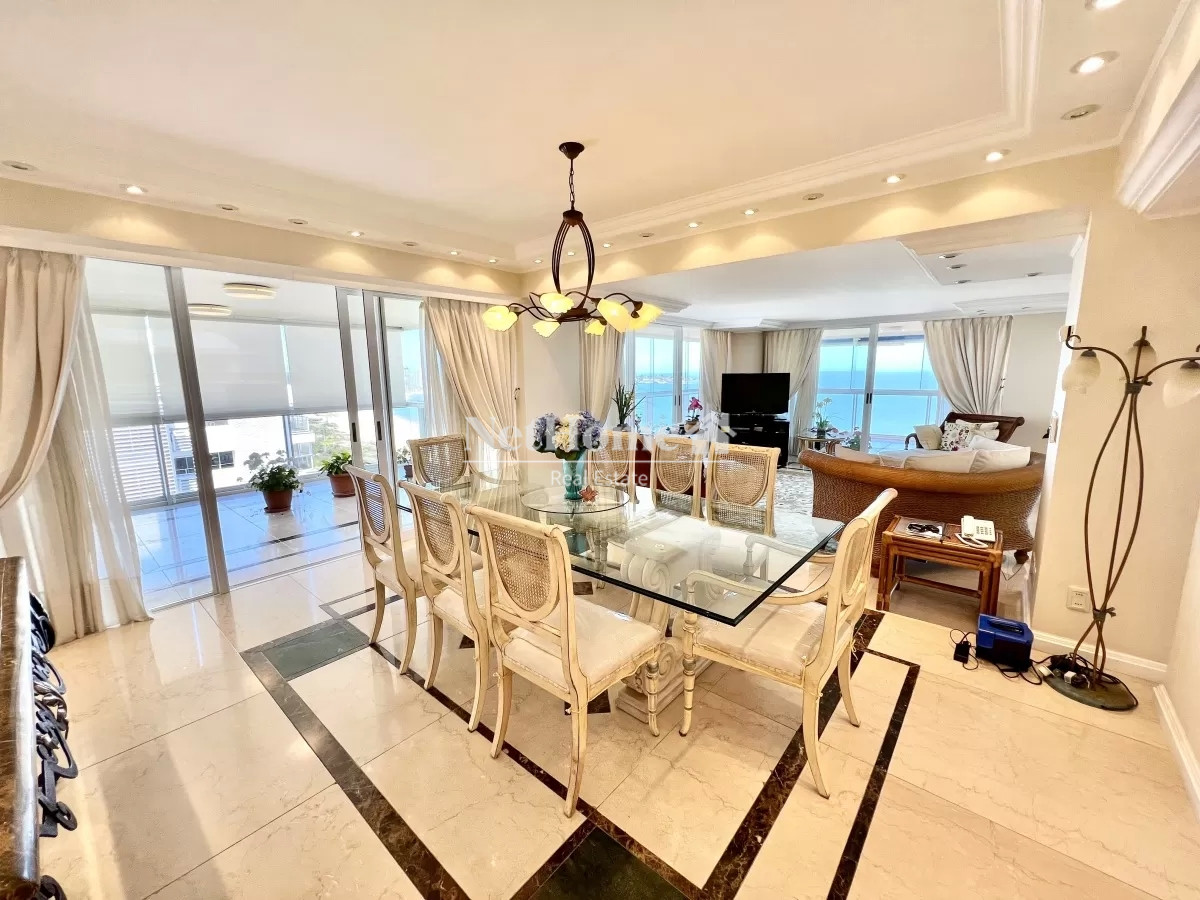 Apartamento ID.147 - Playa Mansa Amplio Apartamento 3 Dormitorios Todos los Amenities