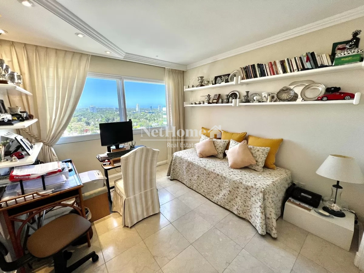 Apartamento ID.147 - Playa Mansa Amplio Apartamento 3 Dormitorios Todos los Amenities