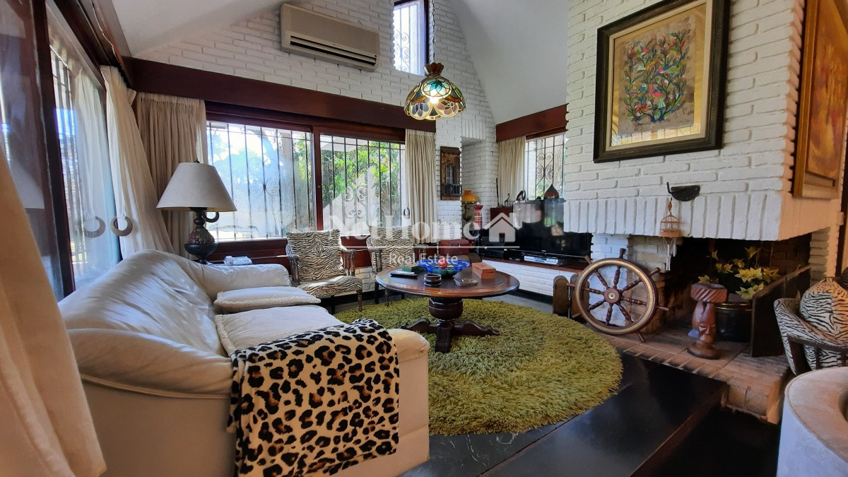 Casa ID.39 -  Playa Mansa Casa  muy bella vista 5 Dormitorios