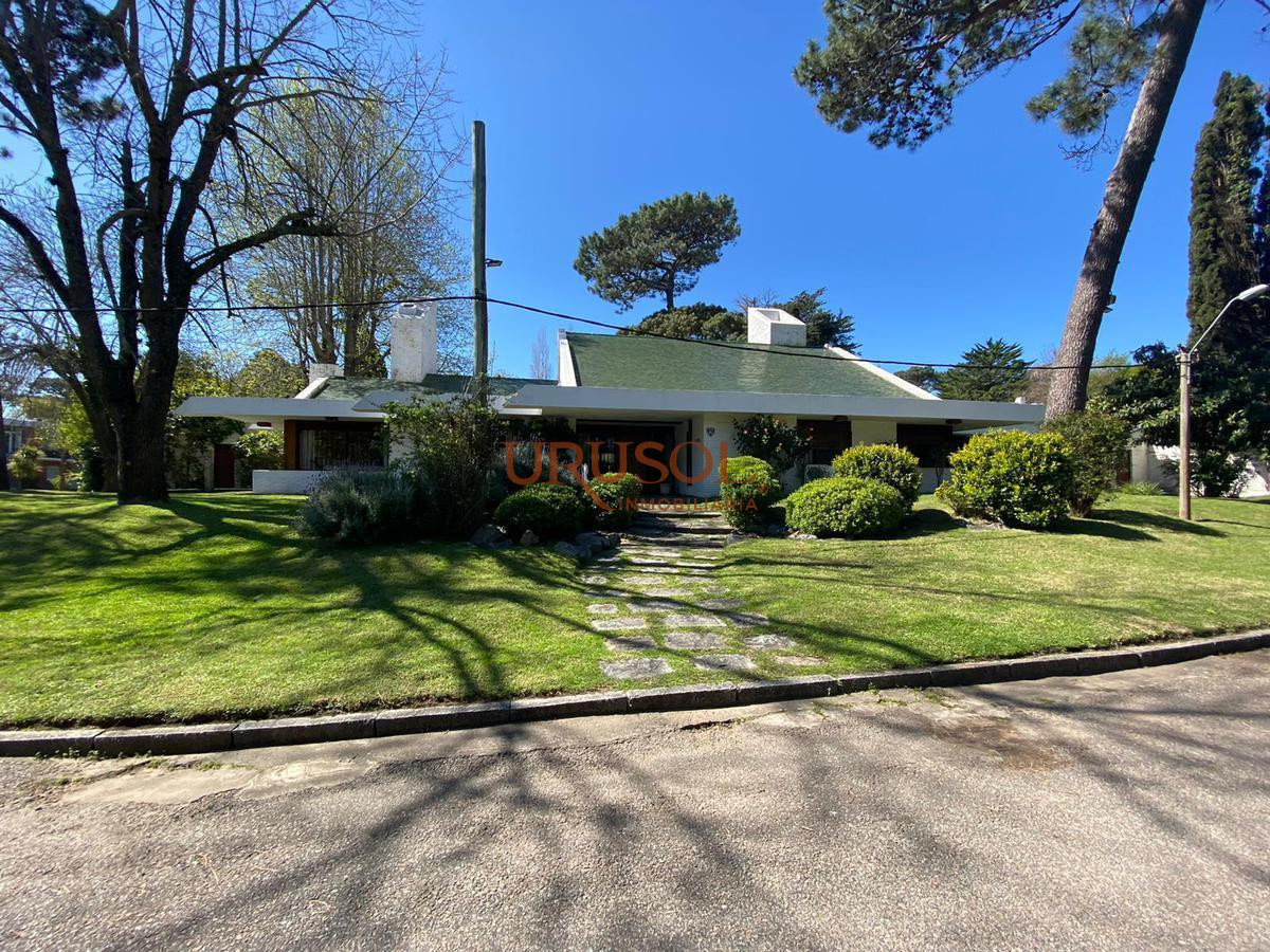 Casa ID.150 - Casa en venta  Playa Mansa Punta del Este