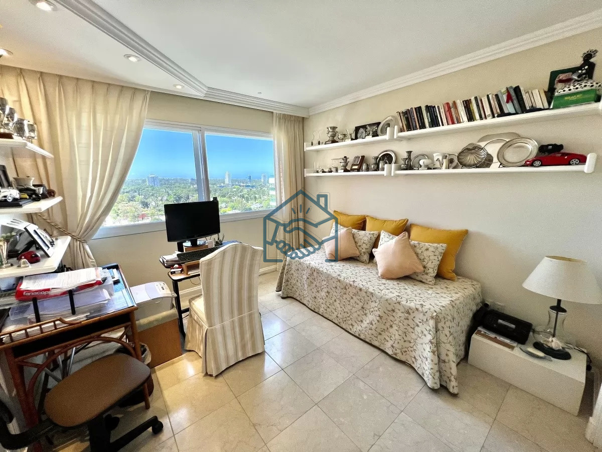Apartamento ID.503/El-atardecer-es-un-espectaculo-que-se-vive-tarde-a-tarde - El atardecer es un espectaculo que se vive tarde a tarde