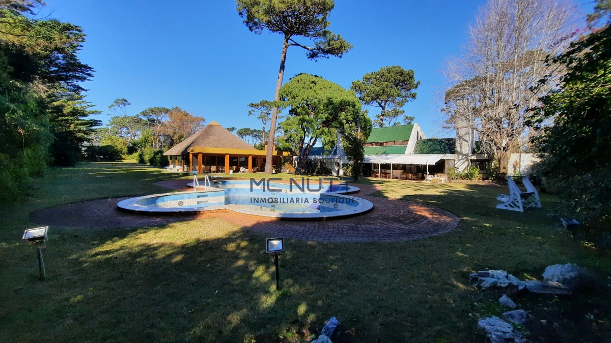 Casa ID.581/ - Casa en venta  Playa Mansa Punta del Este